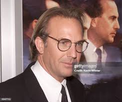 102 Us Thirteen Days Premiere Costner Stock Photos, High-Res Pictures, and  Images