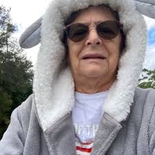 Donna Habig's Instagram, Twitter & Facebook