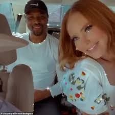 Though, she is 1.80 m tall, she weighs about 55 kg. Southern Charm S Kathryn Dennis Makes It Instagram Official With New Boyfriend Chleb Ravenell Aktuelle Boulevard Nachrichten Und Fotogalerien Zu Stars Sternchen