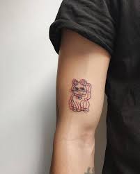 Với những mẫu tattoo mèo thần tài cho con gái bên dưới hy vọng bạn sẽ có thể tìm được cho mình một mẫu hình mèo thần tài đẹp và phù hợp nhất để đồng hành cùng chính mình. 39 Hinh XÄƒm Meo Tháº§n Tai Ä'áº¹p Cá»§a Nháº­t Báº£n Tadashi Tattoo