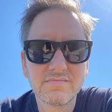 사람들을 내부에 두고 몇 달 동안 운전하지 않는 세계적인 팬데믹을 기억하지 않는 것을 상상해 보세요!