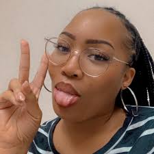 Zindy Davis (@zindy.davis) • Facebook