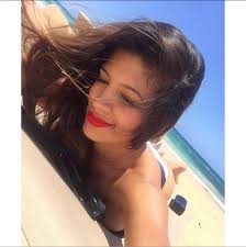 La Maracuchita' de Televen nos desea feliz navidad con un pequeño bikini  [Fotos]