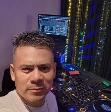 David Ernesto (@david.alfaro.507) • Facebook