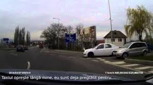 Daca semnalul verde este insotit de un indicator inainte sau la dreapta , conducatorului de vehicul ii este permis sa circule 31. Giratoriile Èi Banda A Doua Trafictube Ro