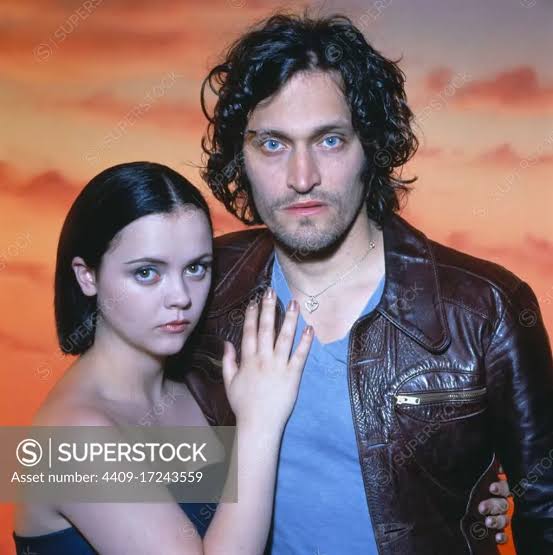 CHRISTINA RICCI and VINCENT GALLO in BUFFALO '66 (1998), directed by  VINCENT GALLO. - SuperStock