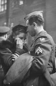 Excuse Me Sir The Train For A Better World The War Kiss Goodbye You Never Saw Alfred Eisenstaedt Couple Photography Time Photography