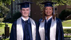 Need to order your academic apparel? College Horizon Graduation Caps Gowns Oak Hall