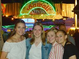 Amidst an endless army of djs, laura jones´s light shines bright through the underground. Malle Feeling Bei Bohmann Mondnacht Auf Hawaii Lockt Viele Partyganger Nach Eggermuhlen