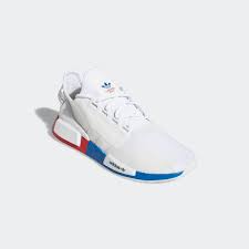 Der in der tradition von adi verwurzelte, aber für die gegenwart entwickelte nmd r1 ist die grundlage der produktlinie. Adidas Nmd R1 V2 Schuh Weiss Adidas Deutschland
