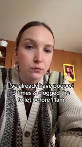 Cara Lindsay (@crappycowgirl)