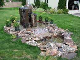 Comment Creer Une Fontaine Dans Son Jardin Forumbrico En 2020 Bassin De Jardin Preforme Fontaine De Jardin Jardins