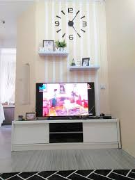 Berbalik kepada topik, dalam entri ini kami akan kumpul dan bawakan pada korang reka bentuk rumah moden & terkini sebagai inspirasi. Makeover Rumah Teres Yang Lama Bertemakan Minimalis Giler Deco