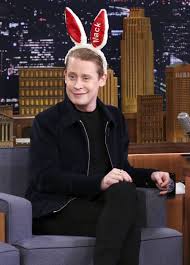 Macaulay Culkin Admits He Watches Home Alone With Girlfriends Whatever Gets Her Motor Running In 2020 Macaulay Culkin Watch Home Alone Home Alone