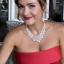 CLOUD 10 BLOW DRY BAR & BEAUTY SALON