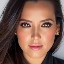 Laila Rocha| Business & Motherhood (@lailaarocha) • Instagram photos and  videos