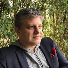 Nathan Peace receiving the Edwin Stanley Seder Scholarship from Dr.  Felicity Harley. The award is given in honor of the noted organist and  choir director at People's Church in Chicago. @yale.music (Photo