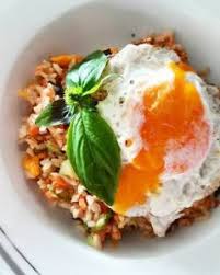 Salmon dikenal sebagai ikan dengan kandungan gizi tinggi, salmon adalah sumber protein rendah kalori yang juga rendah lemak jenuh. 5 Resep Olahan Ikan Salmon Enak Hemat Resepkoki