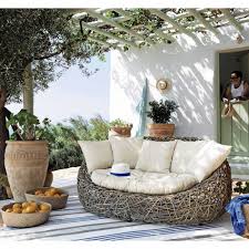 Calibrate ed eleganti nelle forme, le panche entrano in maniera discreta negli interni di casa, o nelle sale d'attesa e nelle aree lounge degli ambienti pubblici. Canape De Jardin 2 Places En Rotin Kubu Bangkok Maisons Du Monde Divano Giardino Divano Giardino