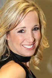 Kathleen aerts (geel, 18 juni 1978) is een belgisch zangeres, (musical)actrice, schrijfster en presentatrice. Kathleen Aerts Movies Age Biography