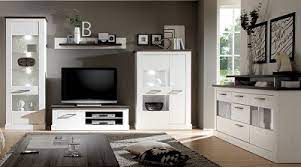 Am ersten tag der sommerferien ist er in der tübinger kinderklinik gestorben. Wohnzimmer Im Landhausstil Landhausstil Wohnstile Wohnideen Roller Mobelhaus