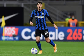 Franz anton beckenbauer, central defender, widely regarded to be one of the greatest players in the history of the sport, twice named european. Alessandro Bastoni S Derby D Italia Assist For Nicolo Barella Was Reminiscent Of Franz Beckenbauer Italian Journalist Argues