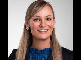 Pinecrest alum honored with 40 Under 40 award