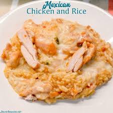 Add the onion and blend until smooth, then add the culantro and cilantro and blend until smooth. Arroz Con Pollo Mexican Chicken And Rice With Queso