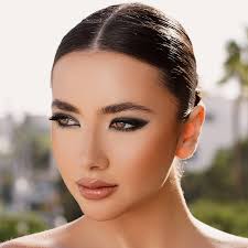 The smokey makeup look is making a comeback this season! Bold, timeless and  stunning. ✨ by our master makeup artist, Amal Abdullah💄 Hairstyle by Hussam