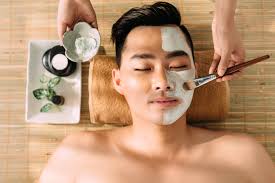 In China, KOLs and esports teams are the stars of male beauty