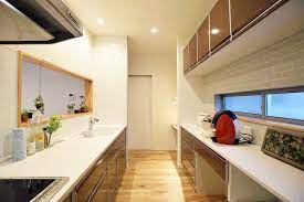 リビングに収納たっぷりなお家 宮崎で注文住宅を建てる東洋ホームの写真集 クローズドキッチン 注文住宅 リビング