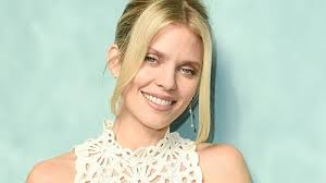 American Heiress (TV Series 2007– )