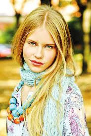 Melissa Hare's Instagram, Twitter & Facebook