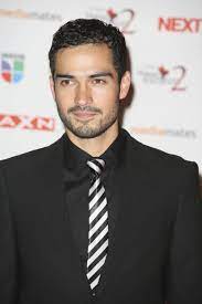 Hochwertige und bezahlbare, lizenzfreie sowie . Alfonso Herrera Alfonso Herrera Noticias De Entretenimiento Celebridades
