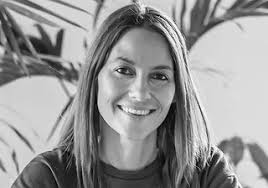 Sara Moroni: Innovative Designer of Liaison Suspension Lamps.