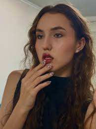 27 laps around the sun. 💋🎂✨