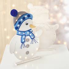 Schnuffige schneemänner aus papier und watte. Kostenlose Anleitung Holzteil Schneemann Mit Lichterkette Basteln