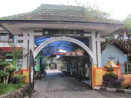 Edy vanhoten khususnya tentang perihal pengaduan mengenai informasi kepala sekolah yang tidak ada pada halaman profil. Sarana Prasaran Smp Negeri 3 Salatiga