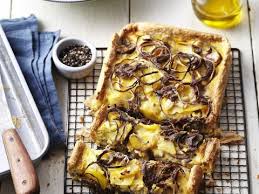 La preuve avec ces 16 recettes salées, parfaites pour une belle journée d'automne. 16 Recettes De Quiches Et Tartes Salees Pour L Automne Cuisine Et Recettes Recette Femmes D Aujourd Hui Delices