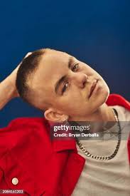 11 Photos & High Res Pictures