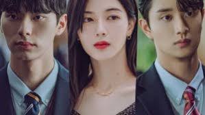 Qin Wen's Instagram, Twitter & Facebook