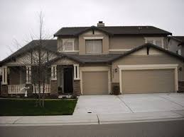 Designer and color consultant kimberly laten from color design llc expertly gauged the tan intensity of this arizona home's stucco exterior based on many factors, including the dazzling blue desert. Great Pictures Of Exterior Home Paint Color Design Ideas Youtube