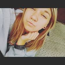 Janie Passmore's Instagram, Twitter & Facebook