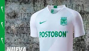 En 2017, en el aniversario número 70 del club, nike presentó un diseño inspirado en el uniforme del club unión indulana de 1942, equipo que más tarde se convertiría en atlético nacional. Camiseta Alternativa Nike De Atletico Nacional 2019 Tsc