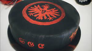 Wenn korpsgeist wichtiger ist als der eid den sie geschworen haben, dann sind sie eben nicht ganz unschuldig, sondern gelten als mitwisser. Eintracht Frankfurt Torte Fondanttorte 120 Jahre Sge Vintage Torte Youtube