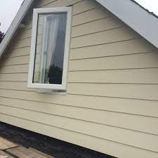Sail cloth is the relaxed color of an early morning, when you're cozy inside, watching the mist and the dew disappear. James Hardie Sail Cloth