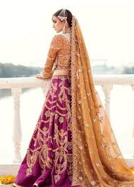 Unique Bridal Lehenga Inspiration Gorgeous Lehenga Designs Amazing Bridal Lehenga In 2020 Pakistani Bridal Dresses Bridal Outfits Pakistani Mehndi Dress