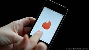 Pakistan telecommunication authority (pta) has banned five online dating applications — tinder, tagged, skout, grindr and sayhi. Pakistani Women Break Dating Taboos On Tinder Asia An In Depth Look At News From Across The Continent Dw 10 08 2020