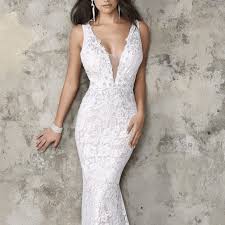 Try on service negotiable depending on location and based on demand. Should You Rent A Wedding Dress The Pros And Cons Weddings Brides