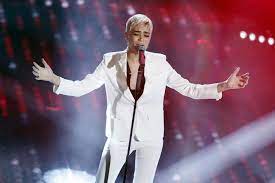Così, nella serata di ieri, elodie ha aspettato la mezzanotte insieme a mahmood, aiutandolo in prima persona con lo spegnimento di una simbolica. Elodie Fidanzata Con Mahmood La Gaffe Che Fa Arrabbiare Marracash Cosa E Successo Funweek Funweek
